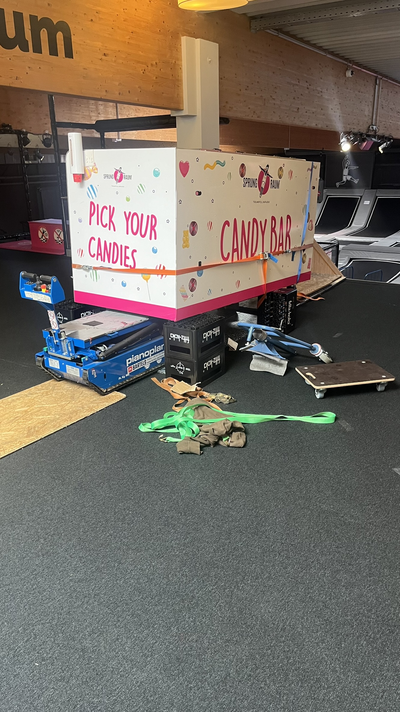 500 kg Süßigkeitenmaschine Transport mit Pianoplan in Hamburg