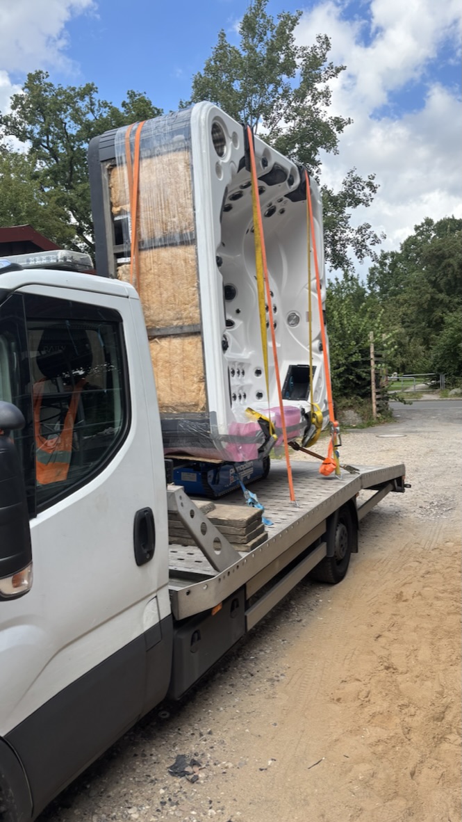 Whirlpool wird am Ziel abgeladen